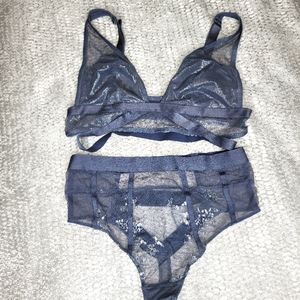 Victoria's Secret Bra and Bottoms Set!